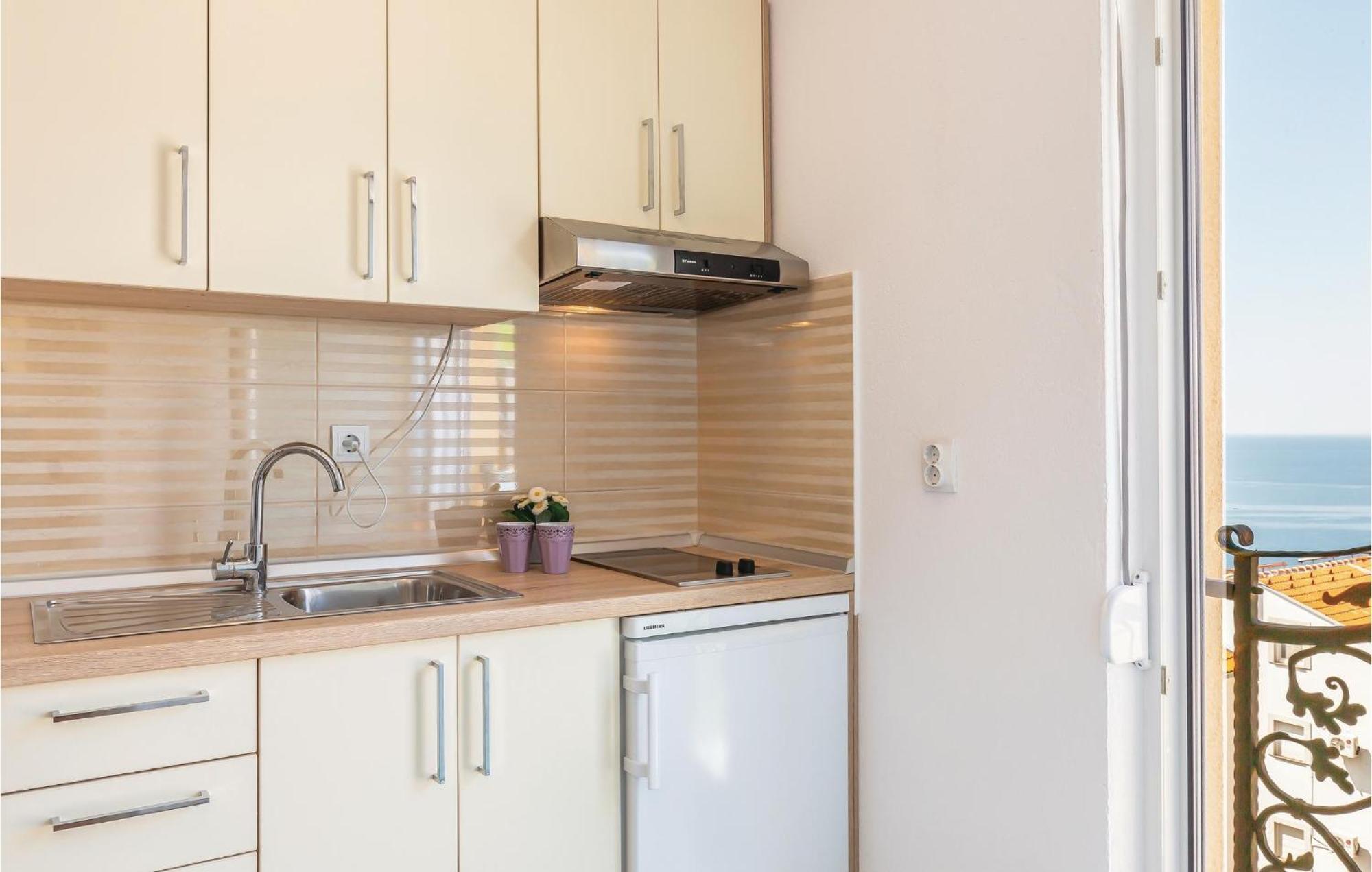 Beautiful Apartment In Krvavica With Kitchen Exterior foto